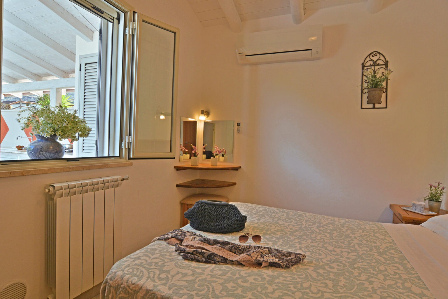Cefalù Panoramic Villa | Sicily image 14 | Only on SopranoVillas