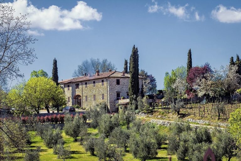 A country house among the hills of Chianti
