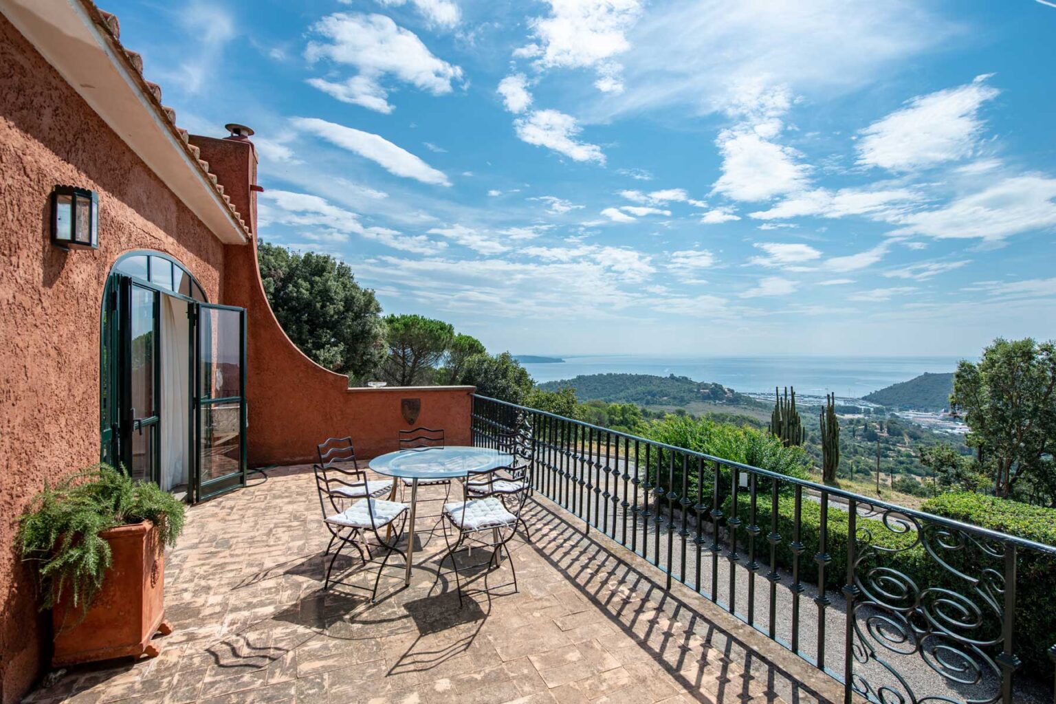 Argentario Large Swimming Pool Villa | Tuscany image 11 | Only on SopranoVillas