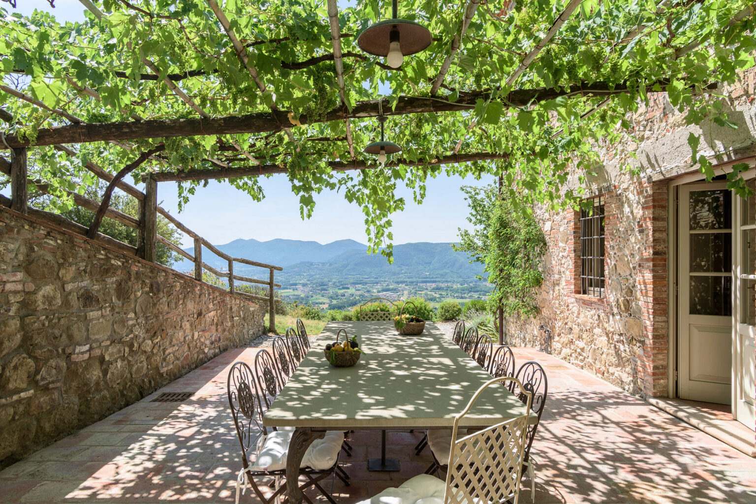 Panoramic Lucca Farmhouse | Tuscany image 10 | Only on SopranoVillas