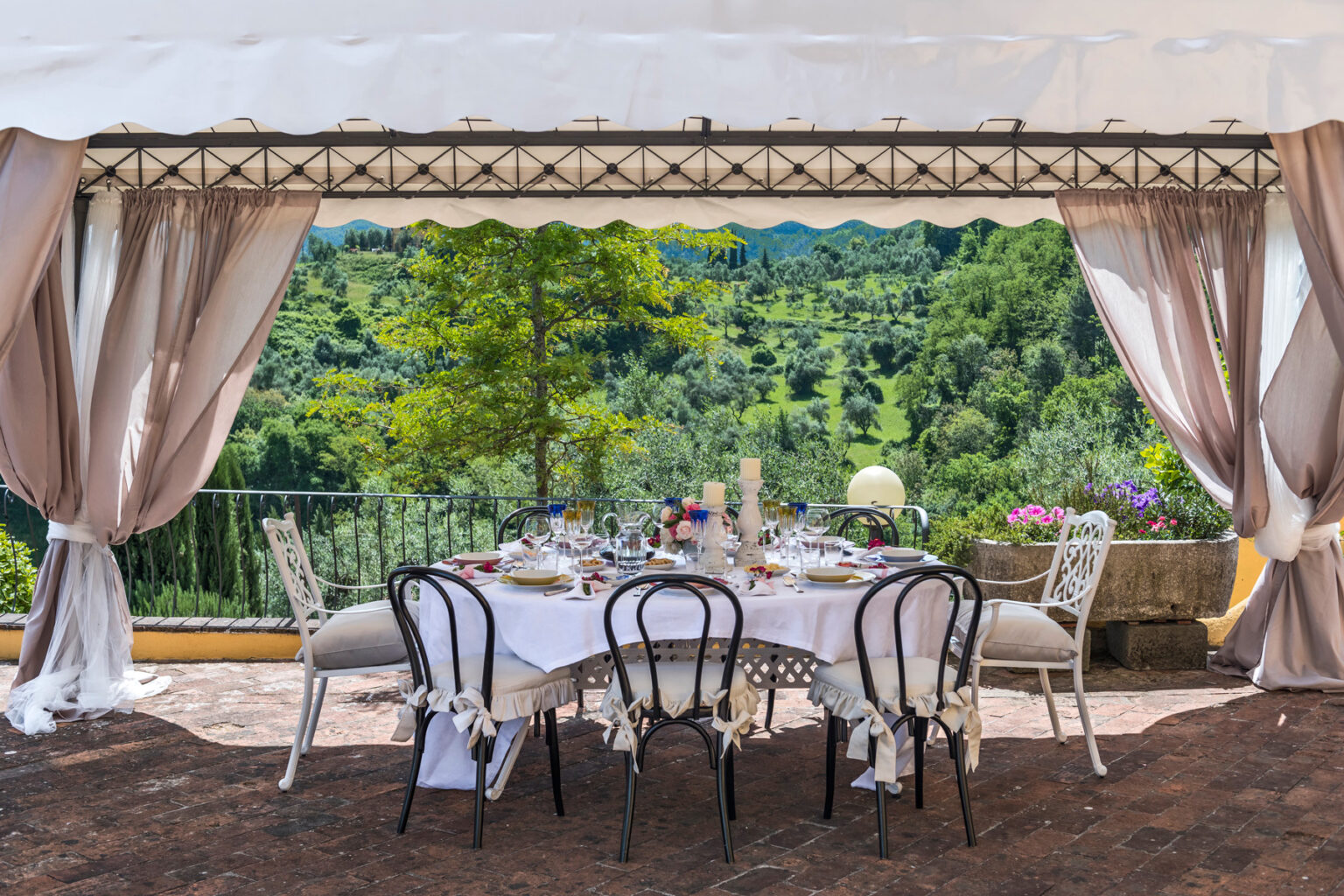 Pistoia Countryside Villa | Tuscany image 7 | Only on SopranoVillas