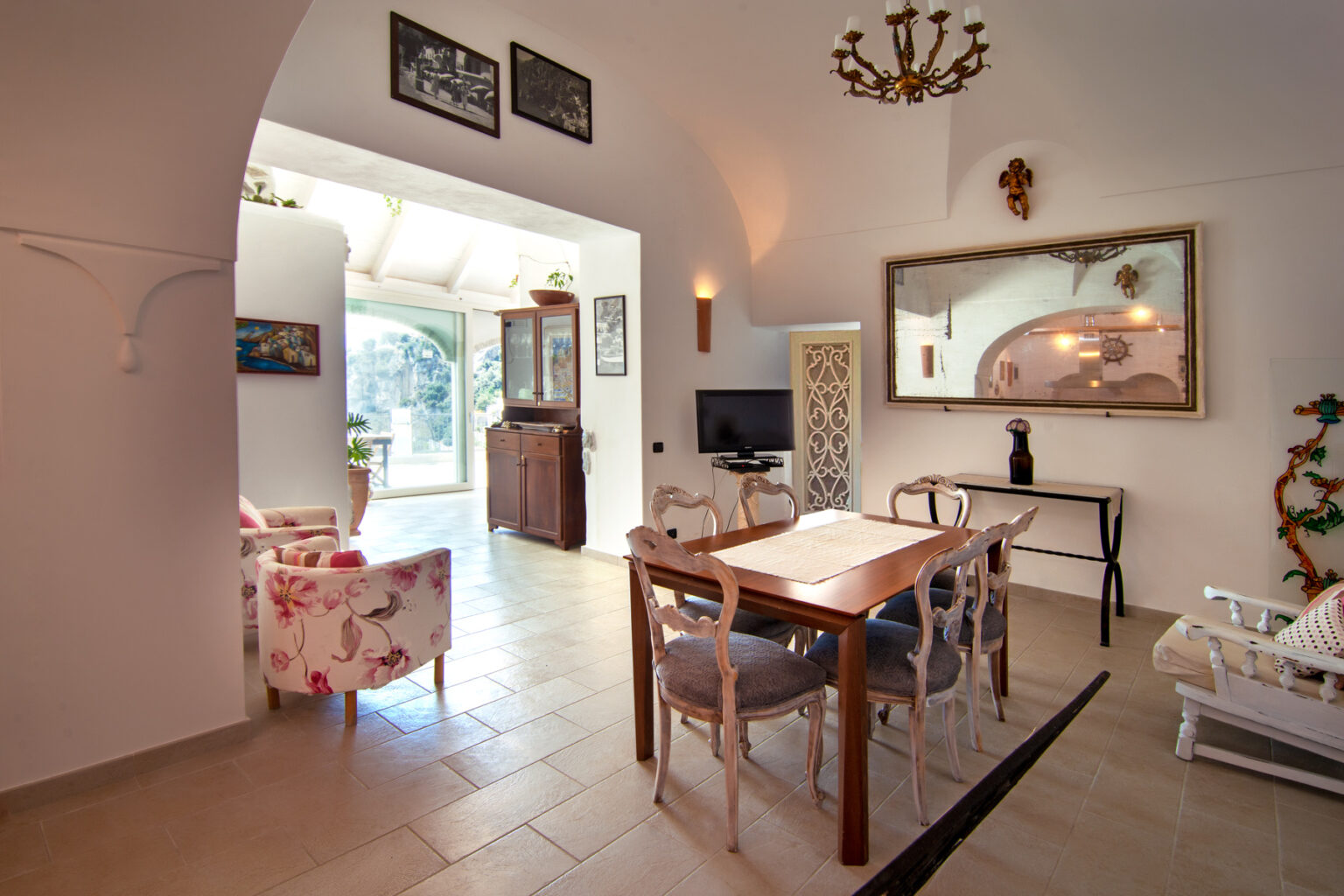 Positano Cliffside Villa | Amalfi Coast image 5 | Only on SopranoVillas