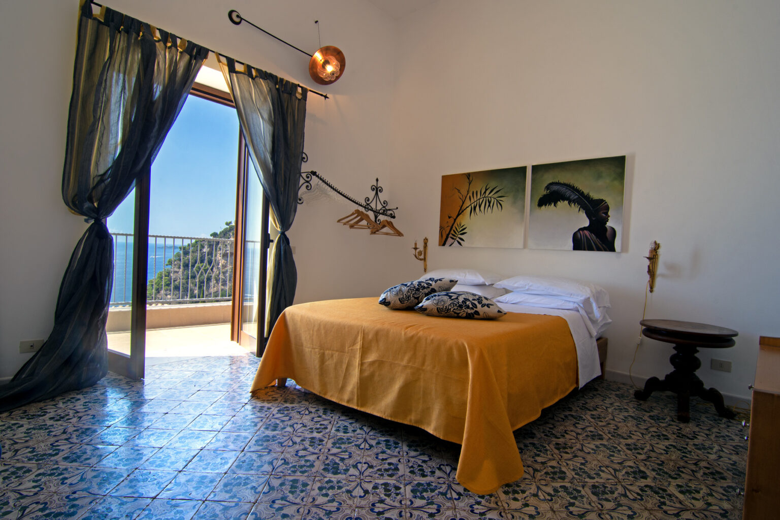 Positano Cliffside Villa | Amalfi Coast image 8 | Only on SopranoVillas