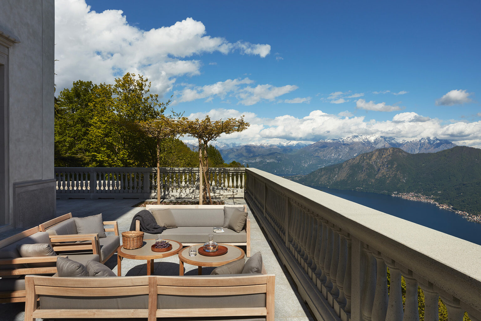 Art Nouveau Luxury Villa | Lake Como image 7 | Only on SopranoVillas
