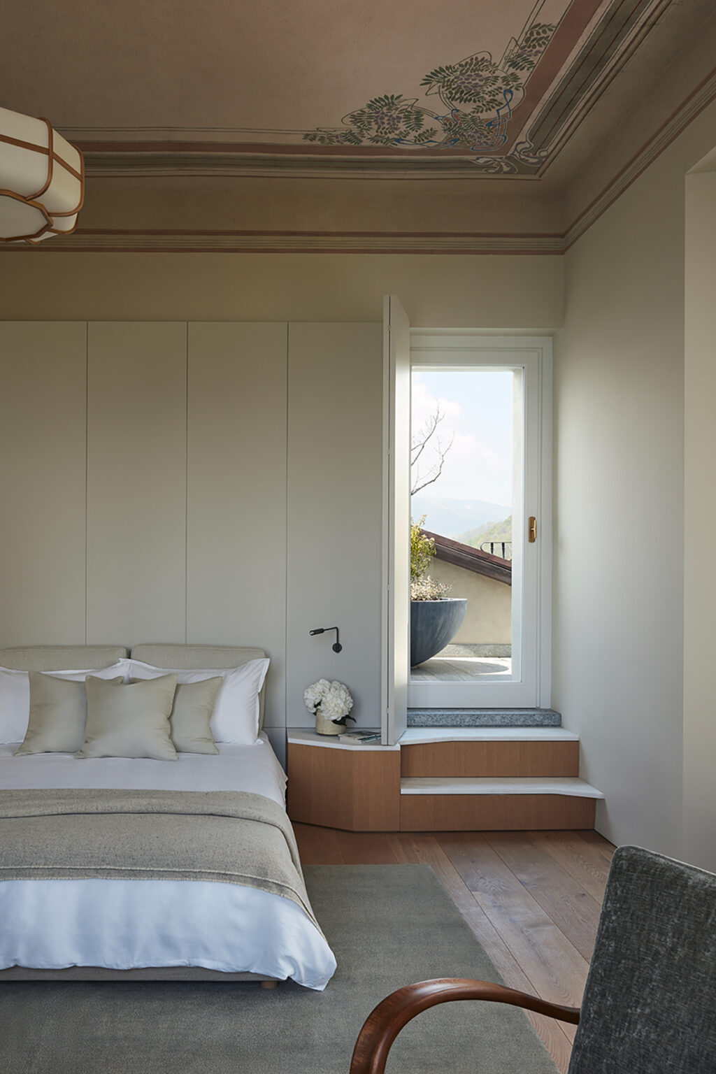 Art Nouveau Luxury Villa | Lake Como image 33 | Only on SopranoVillas