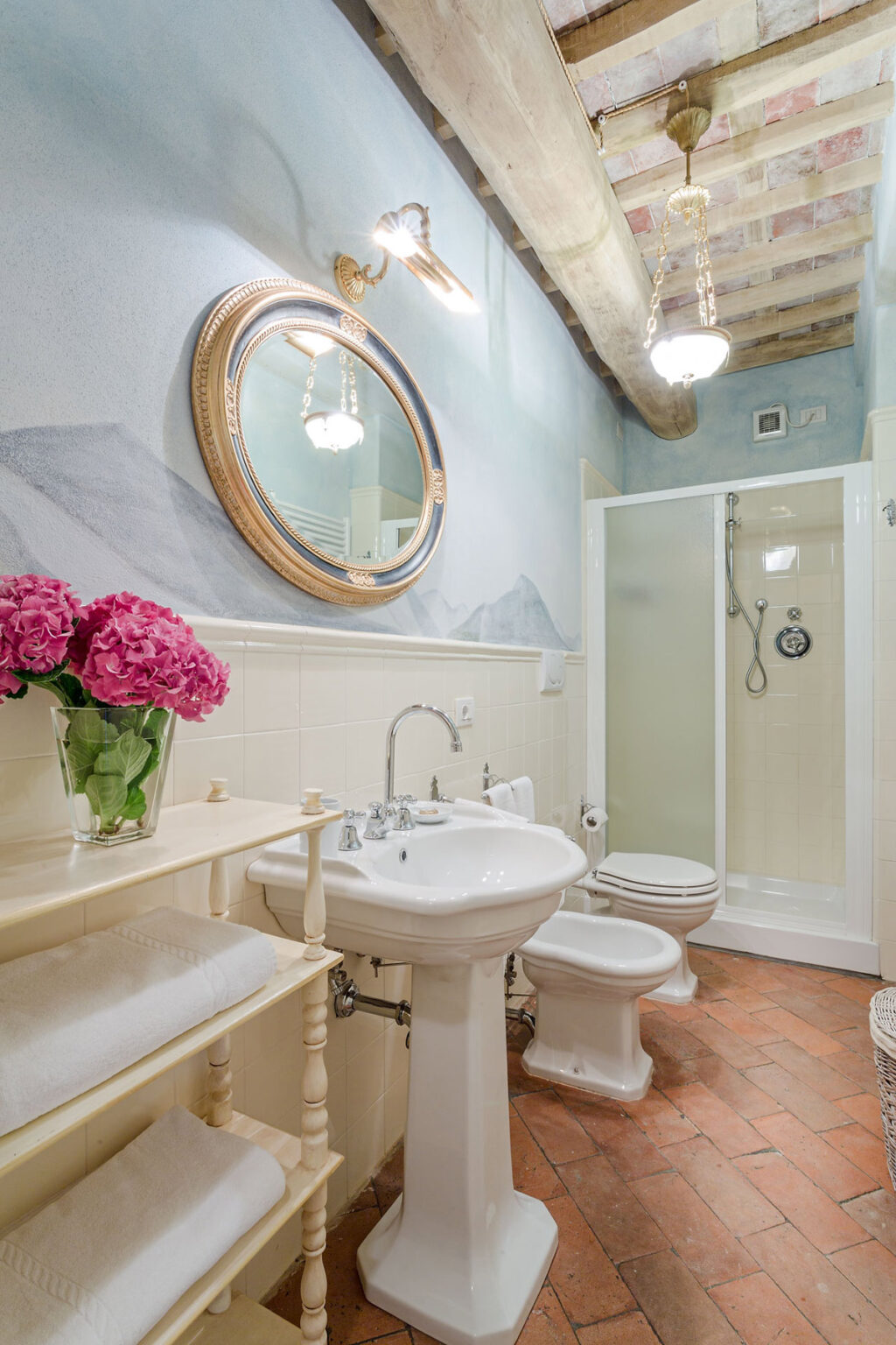 Lucca Luxury Retreat | Tuscany image 35 | Only on SopranoVillas