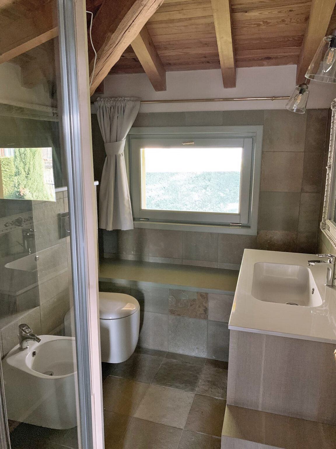 Neoclassical Lakefront Villa | Lake Como image 20 | Only on SopranoVillas