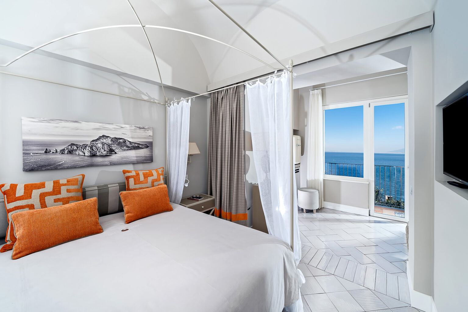 Sorrento Luxury Villa | Amalfi Coast image 15 | Only on SopranoVillas