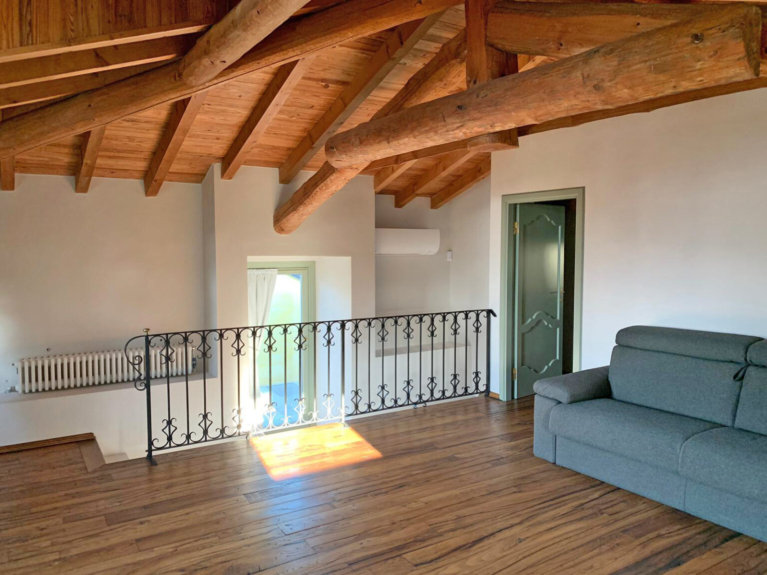 Neoclassical Lakefront Villa | Lake Como image 19 | Only on SopranoVillas