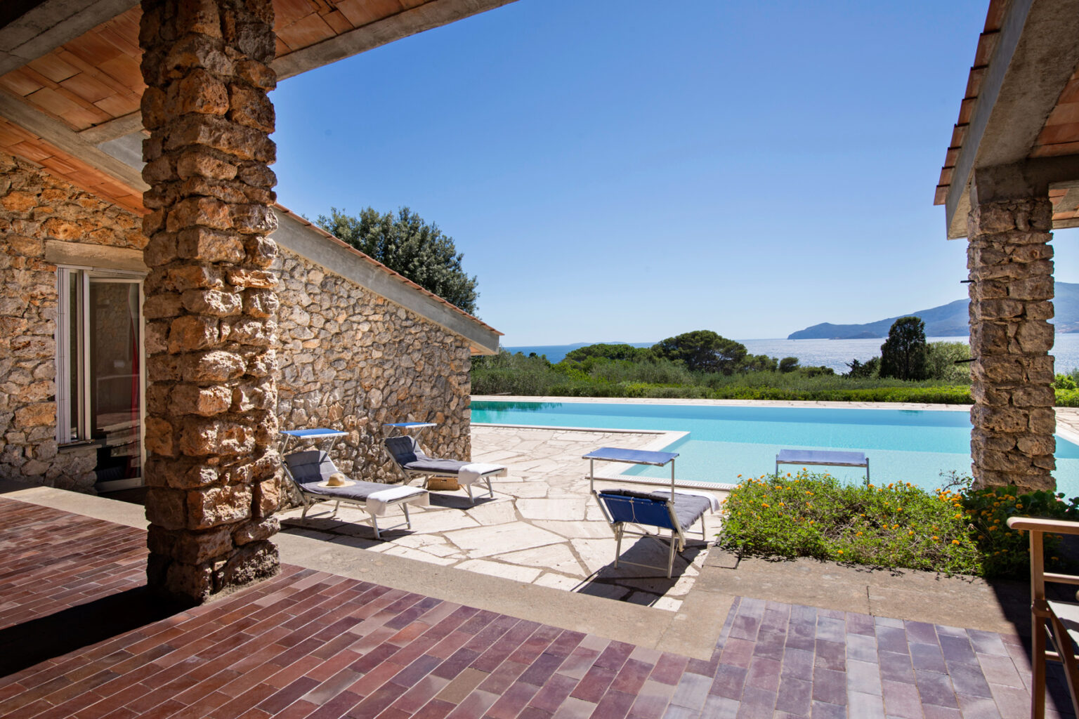 Ansedonia Panoramic Villa | Tuscany image 5 | Only on SopranoVillas