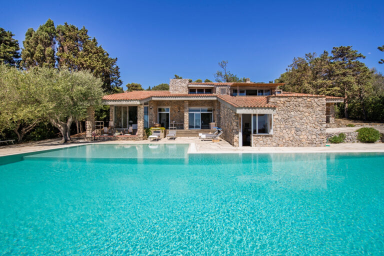  | Only on SopranoVillas