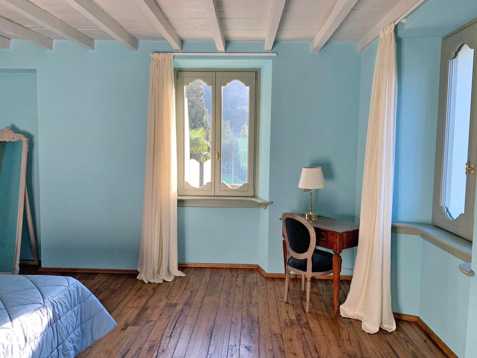 Neoclassical Lakefront Villa | Lake Como image 16 | Only on SopranoVillas
