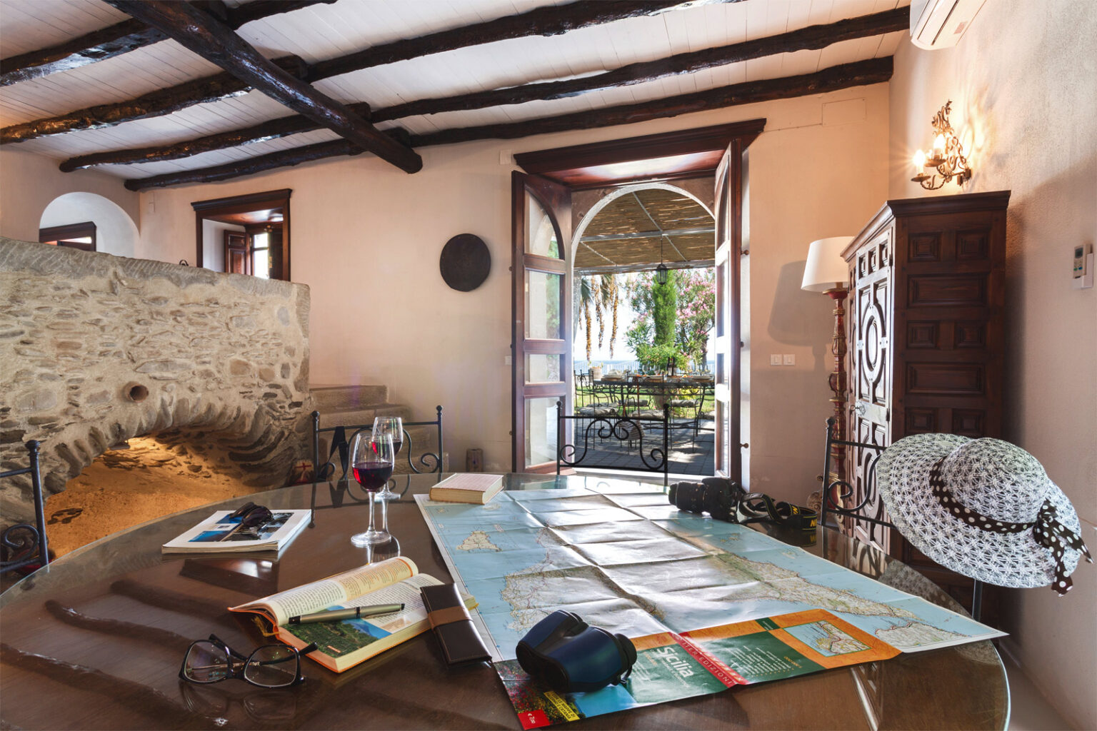 Taormina Beach Villa | Sicily image 10 | Only on SopranoVillas