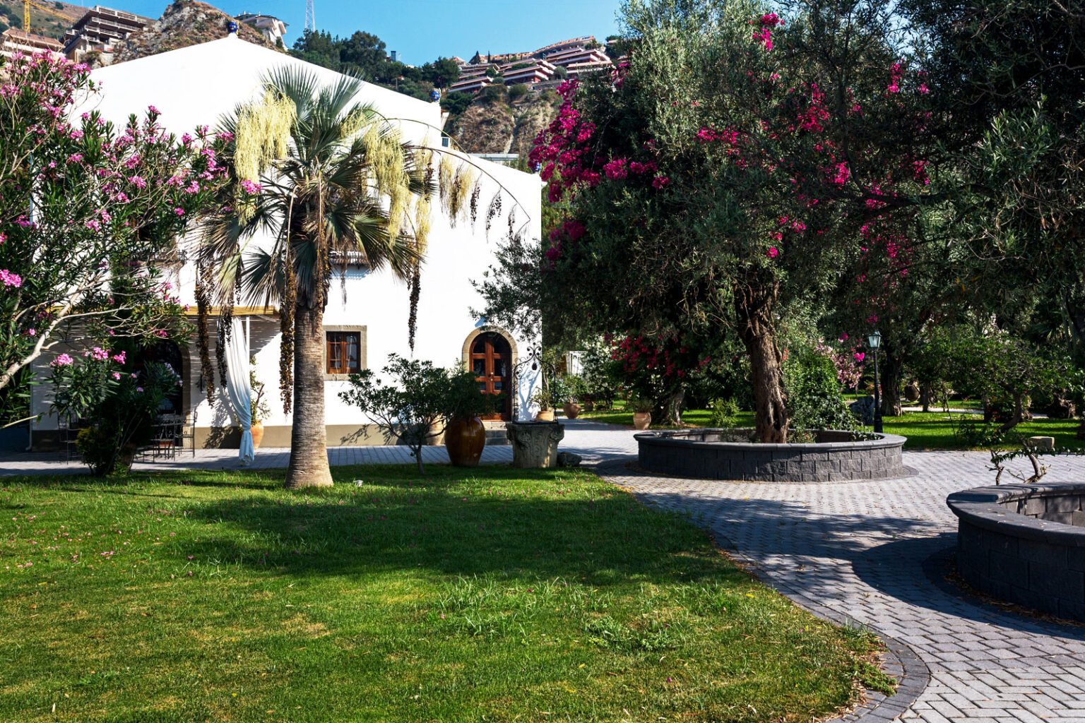 Taormina Beach Villa | Sicily image 5 | Only on SopranoVillas