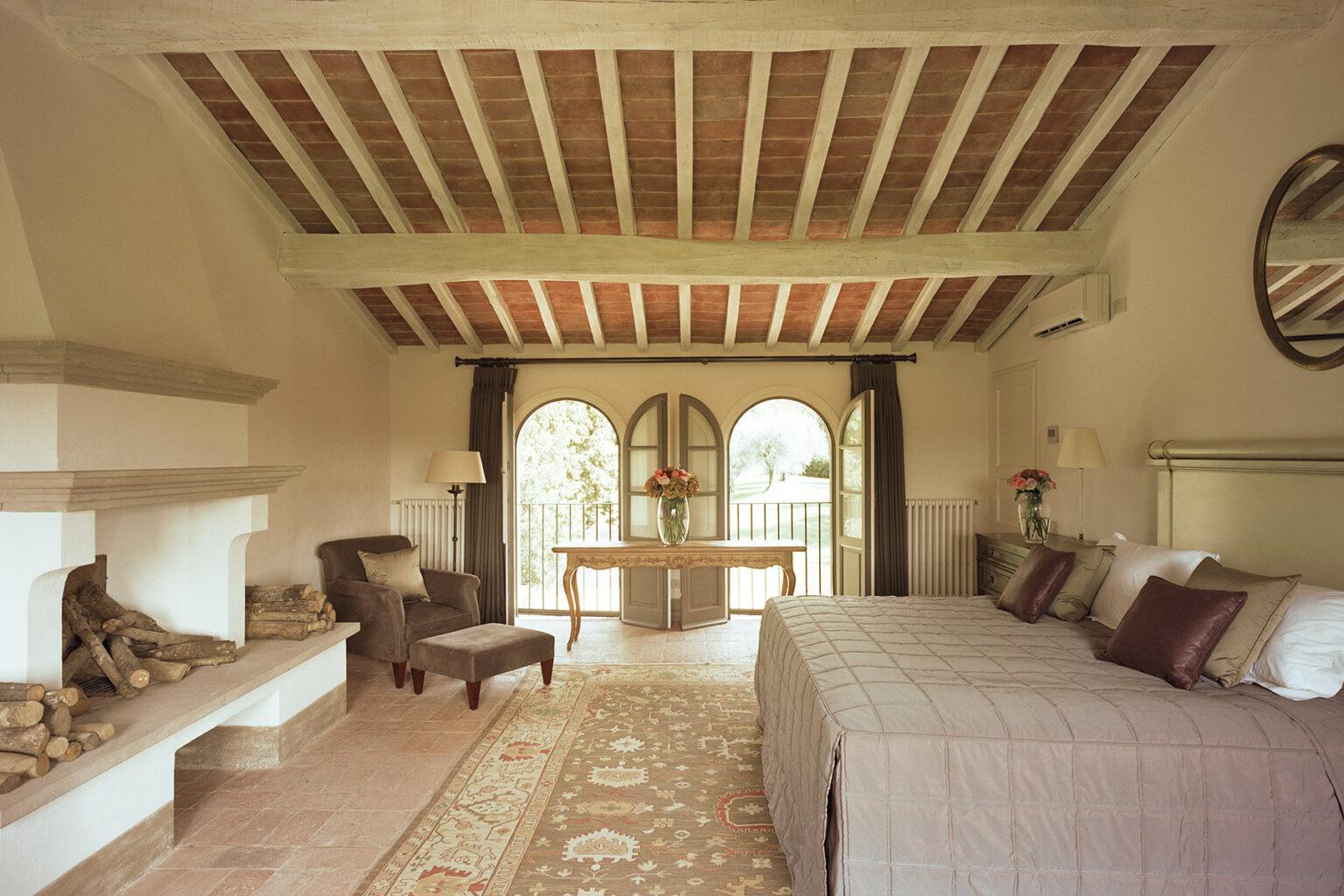 Pisa Villa With Heated Pool | Tuscany image 10 | Only on SopranoVillas