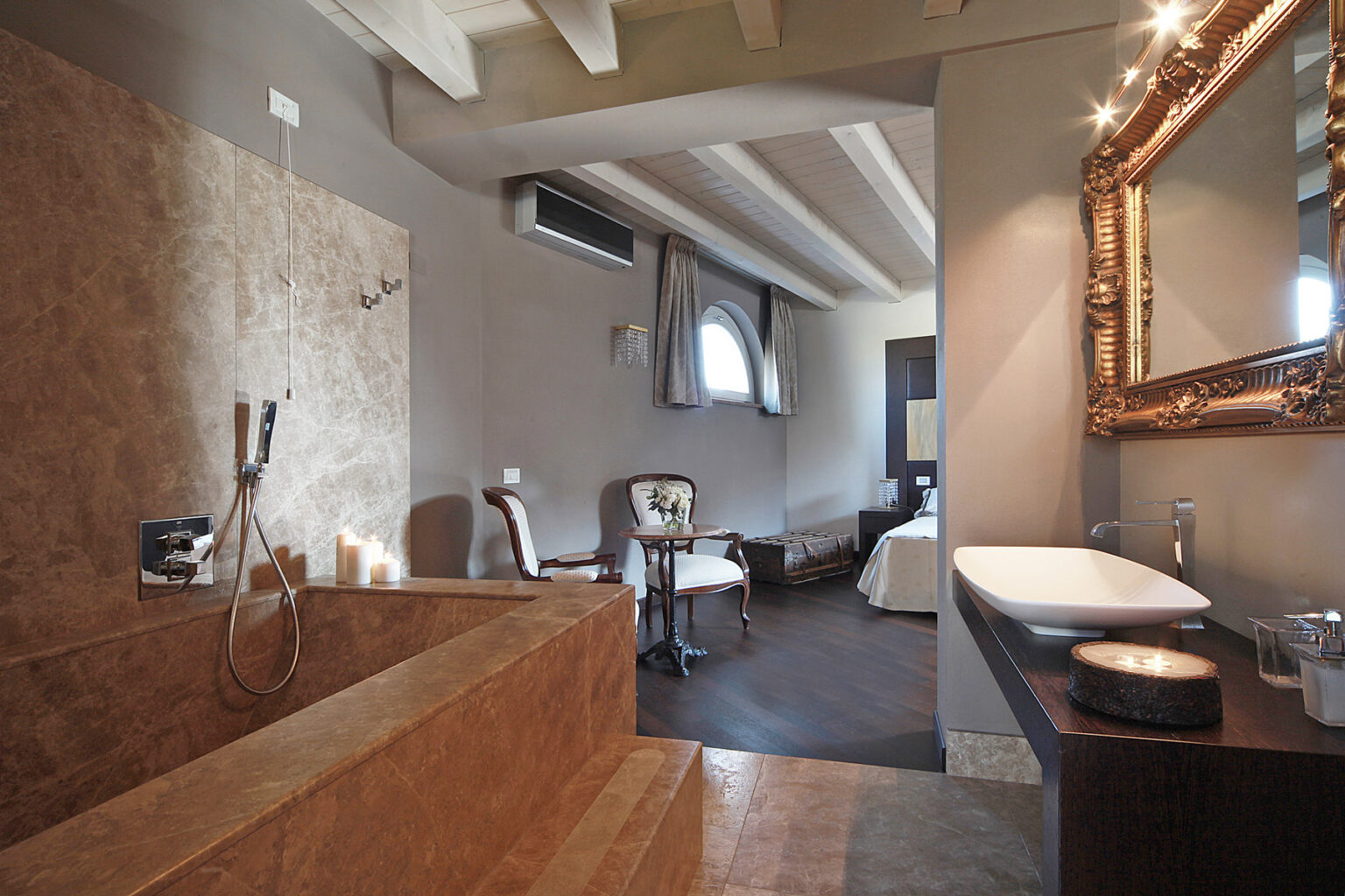 Lakeview Splendid Villa | Lake Garda image 20 | Only on SopranoVillas