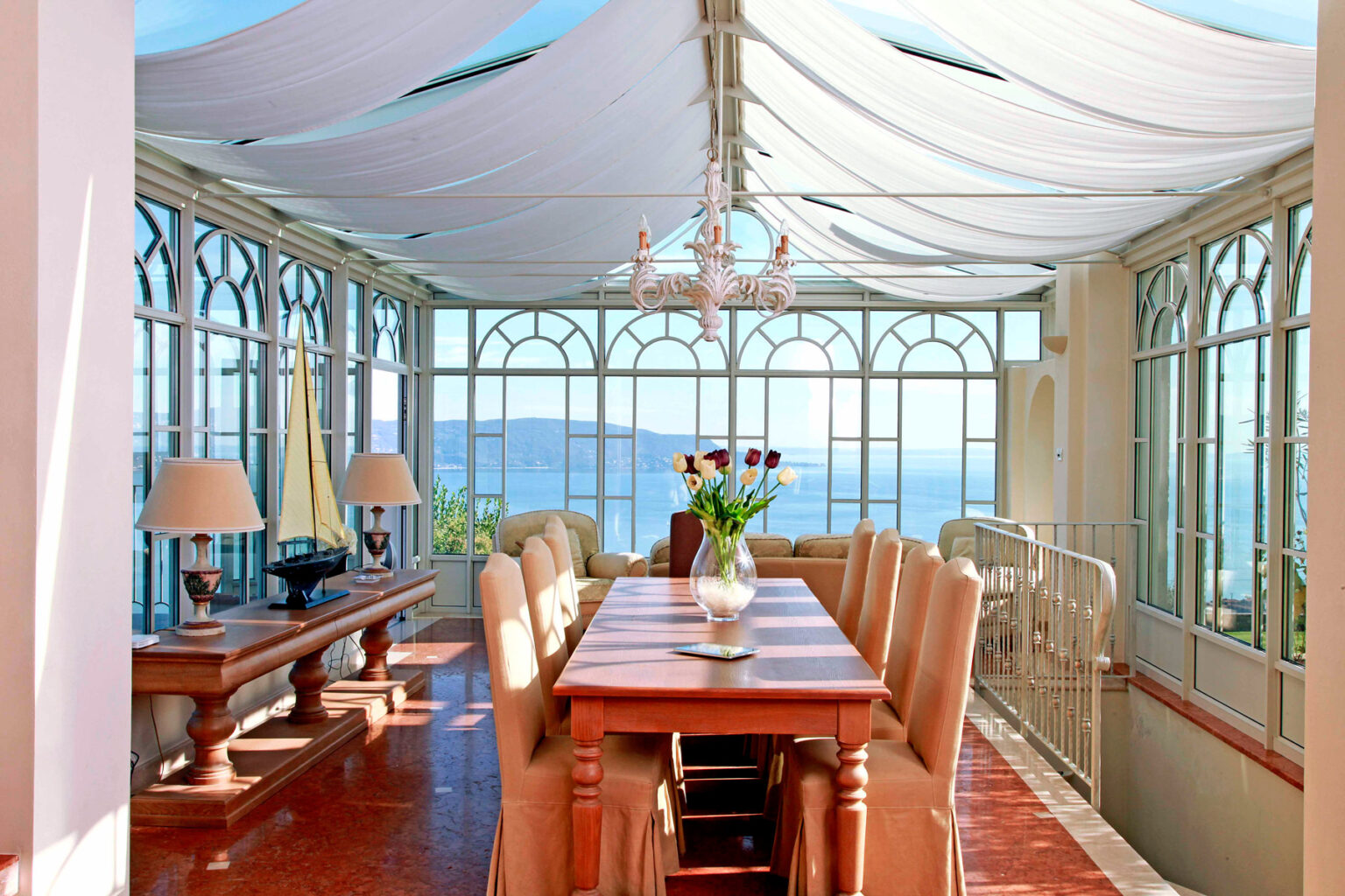 Lakeview Splendid Villa | Lake Garda image 13 | Only on SopranoVillas