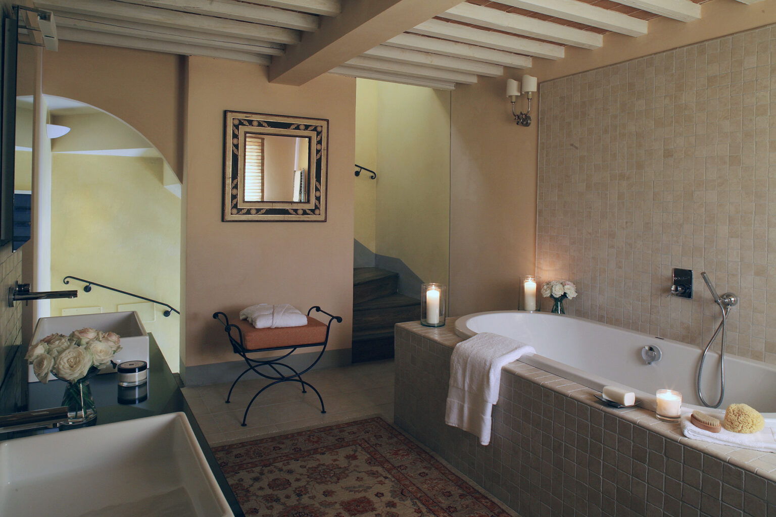 Pisa Luxury Swimming Pool Villa | Tuscany image 25 | Only on SopranoVillas