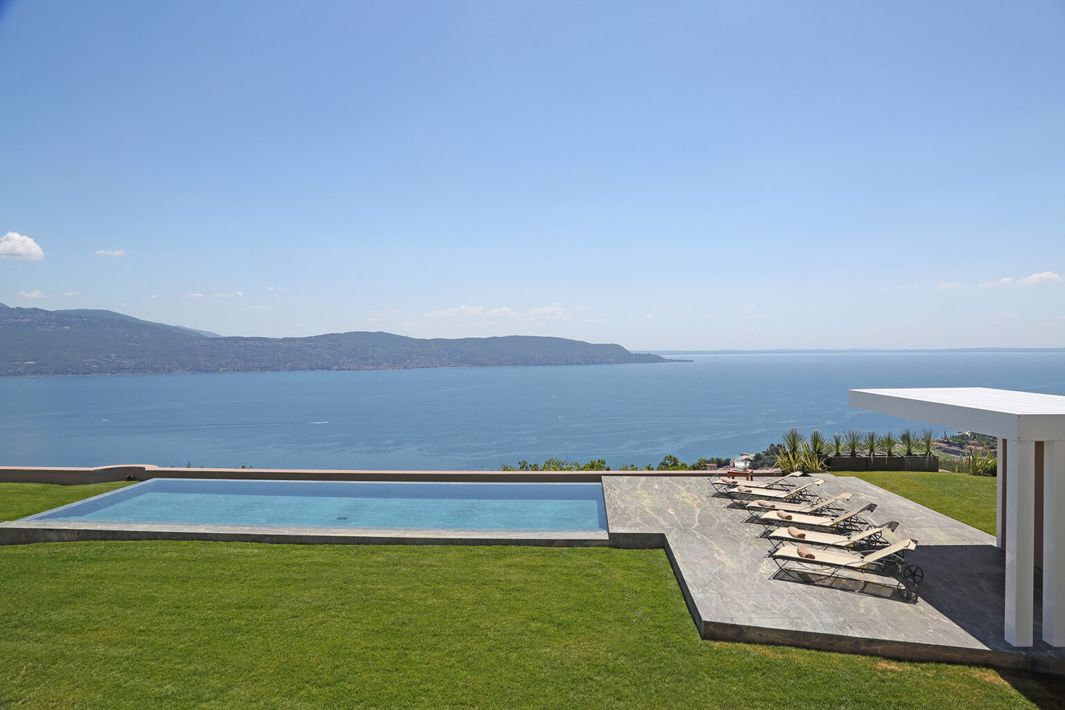 Lakeside Modernist Villa | Lake Garda image 3 | Only on SopranoVillas