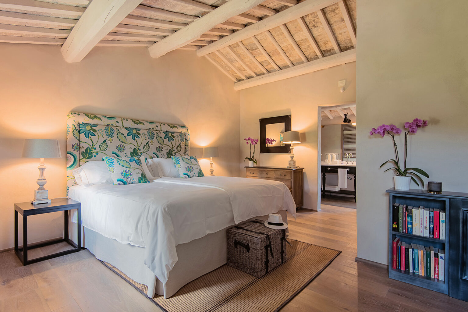 Lake Trasimeno Idyllic Villa | Umbria image 16 | Only on SopranoVillas