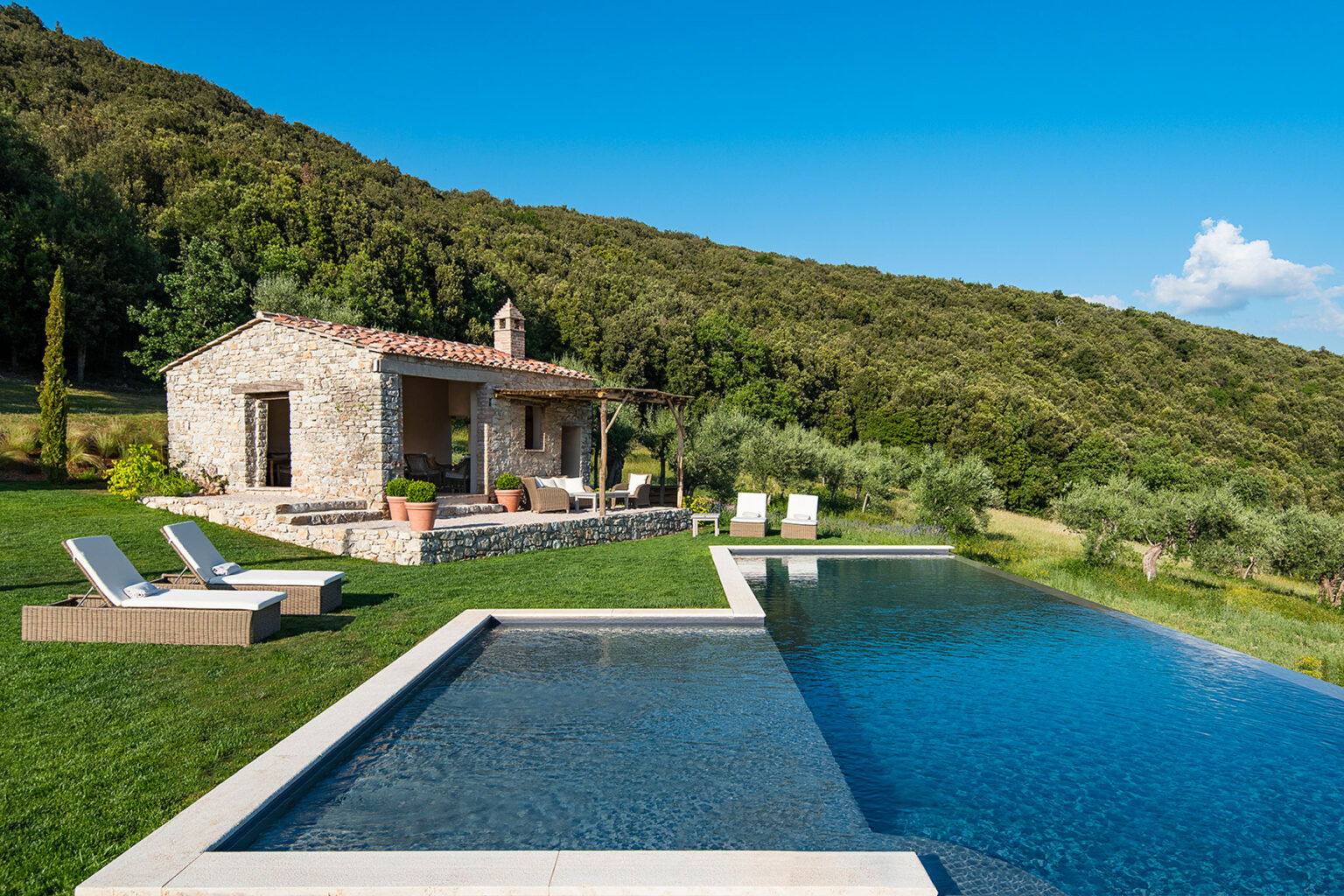 Lake Trasimeno Idyllic Villa | Umbria image 3 | Only on SopranoVillas