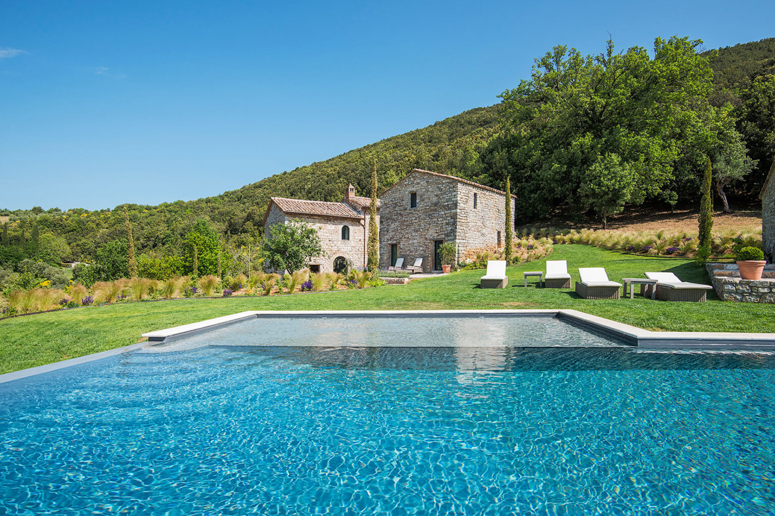 Lake Trasimeno Idyllic Villa | Umbria image 1 | Only on SopranoVillas