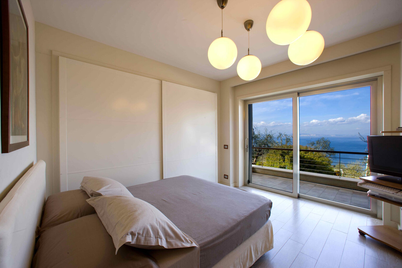 Sorrento Designer Villa | Amalfi Coast image 21 | Only on SopranoVillas