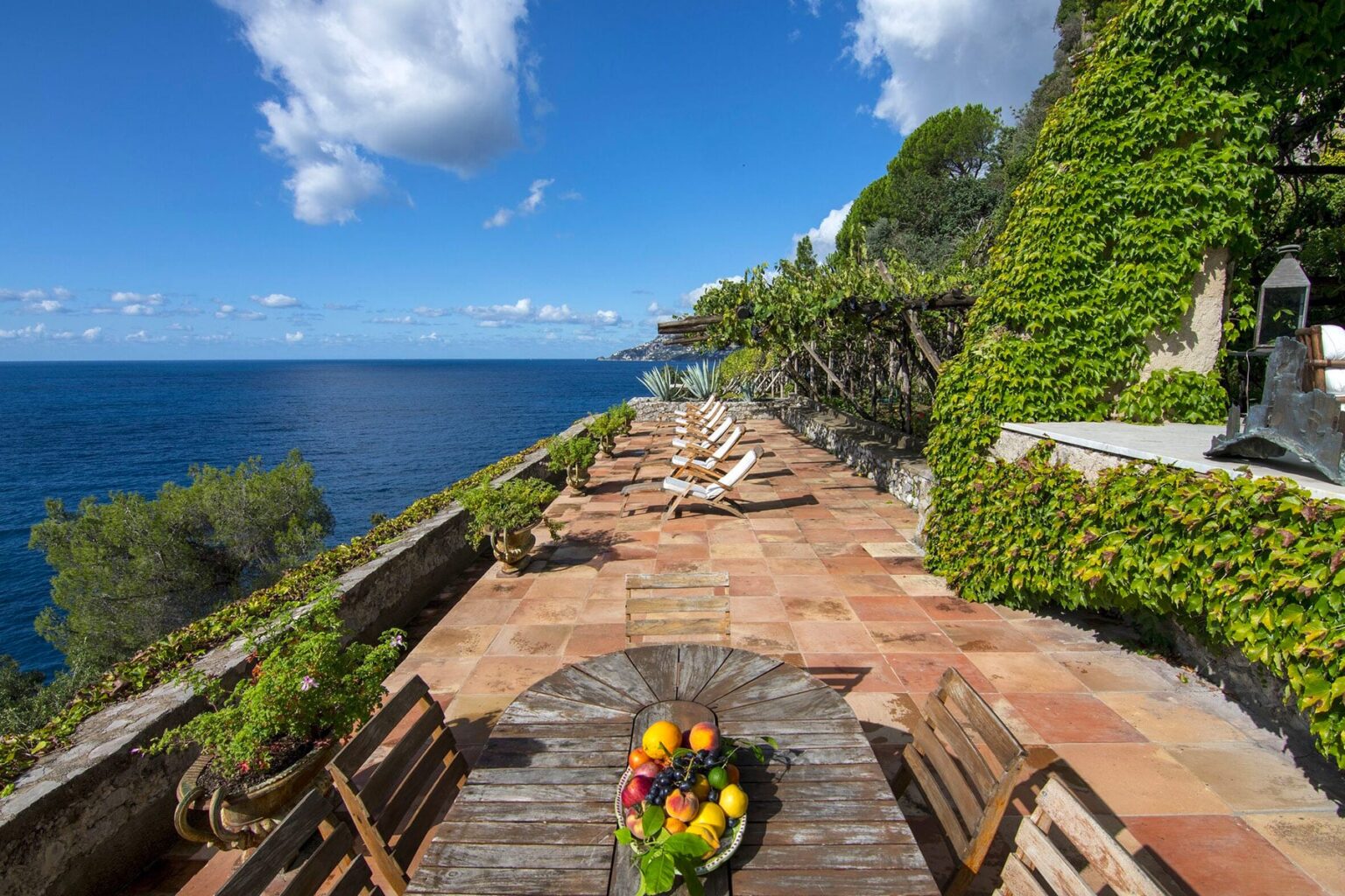 Maiori Stunning Retreat | Amalfi Coast image 4 | Only on SopranoVillas
