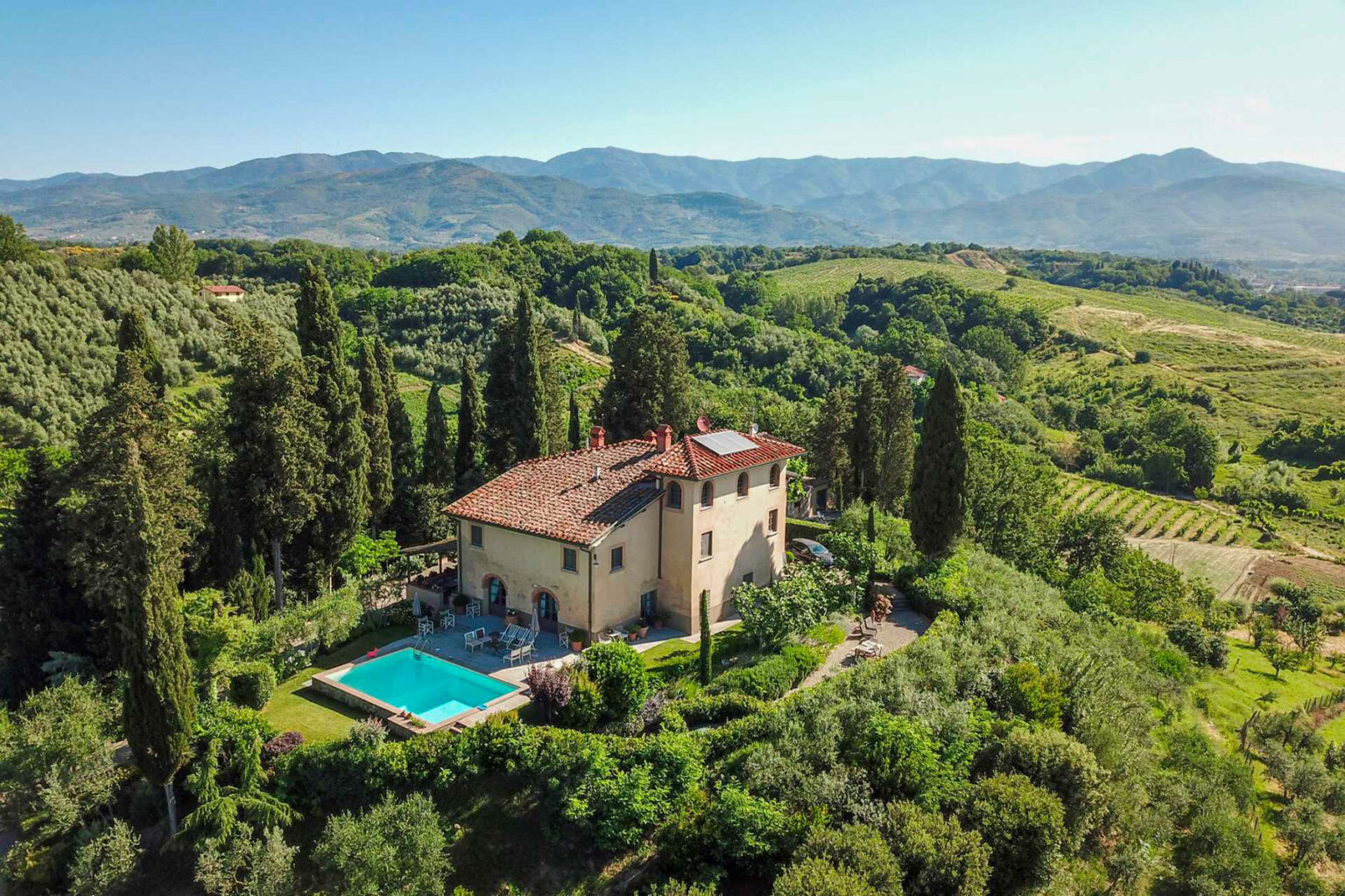 Arezzo Hilltop Villa | Tuscany image 1 | Only on SopranoVillas
