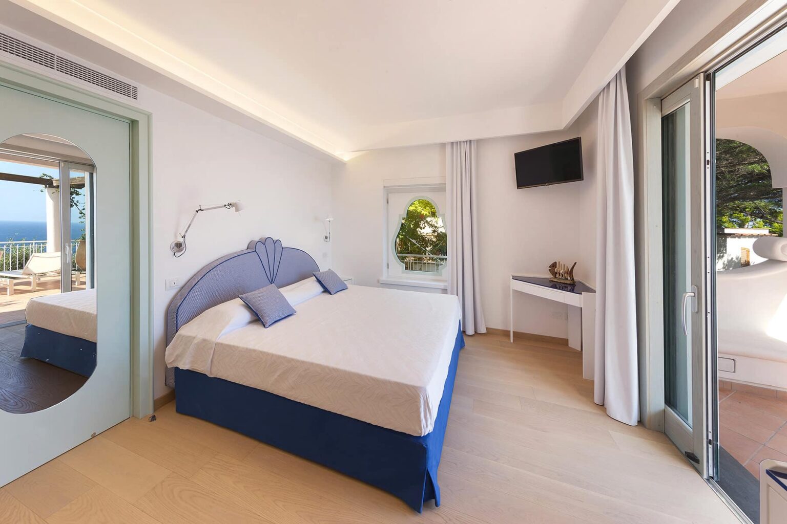 Sorrento Exclusive Villa | Amalfi Coast image 25 | Only on SopranoVillas