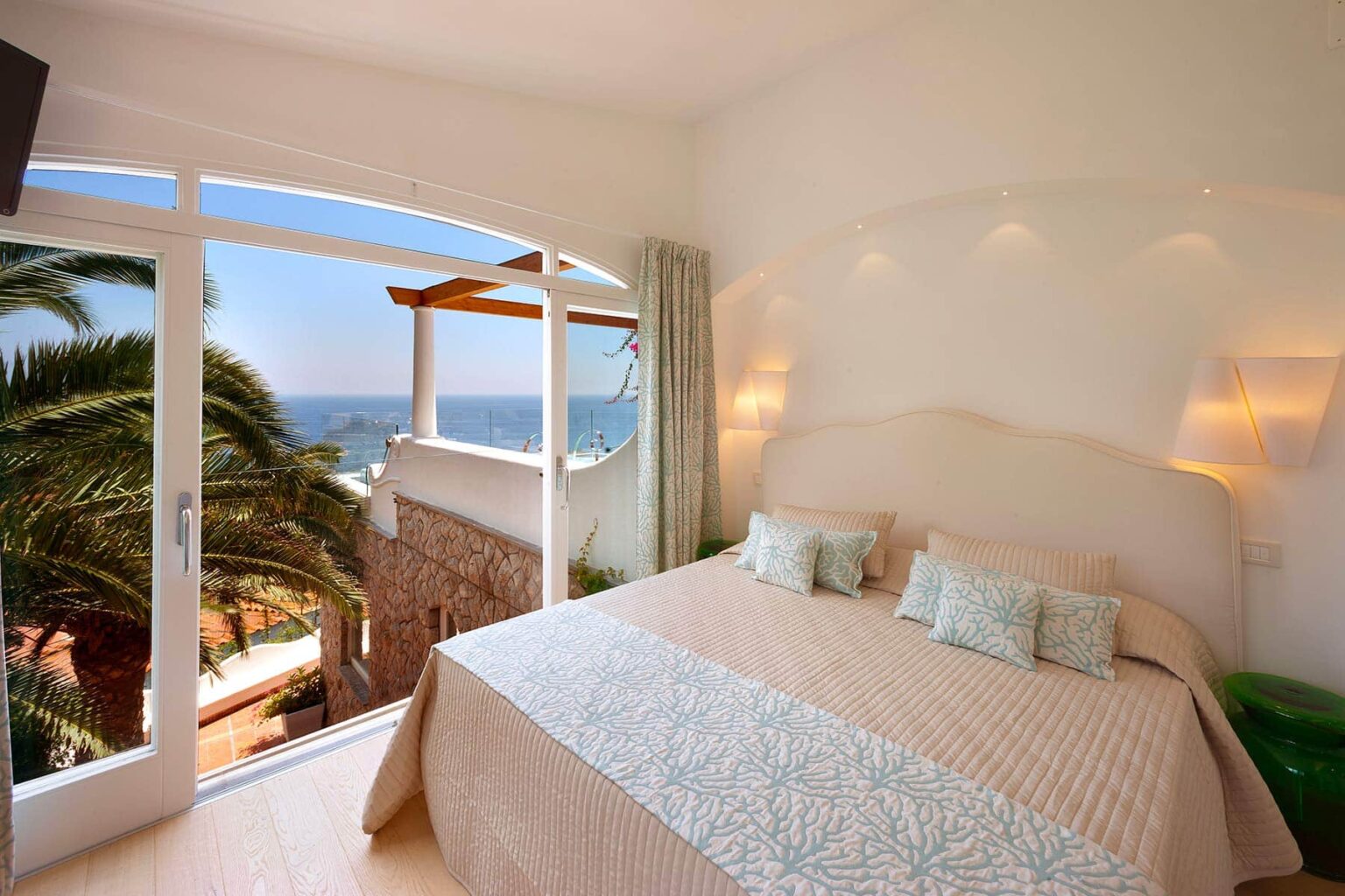 Sorrento Beach Villa | Amalfi Coast image 21 | Only on SopranoVillas