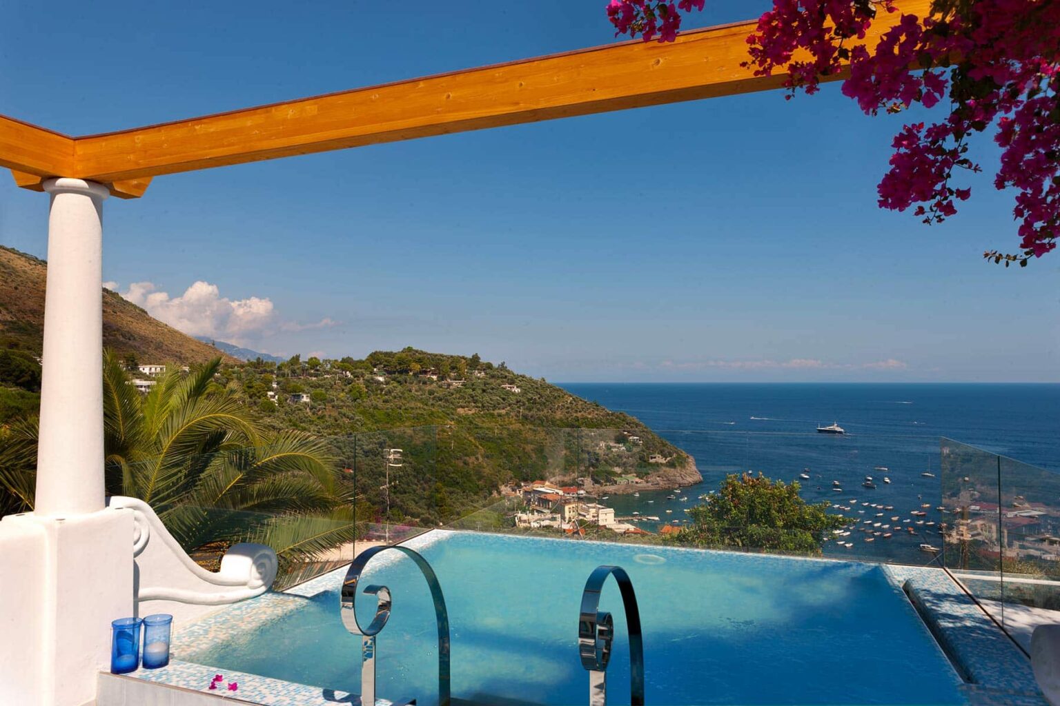 Sorrento Beach Villa | Amalfi Coast image 4 | Only on SopranoVillas