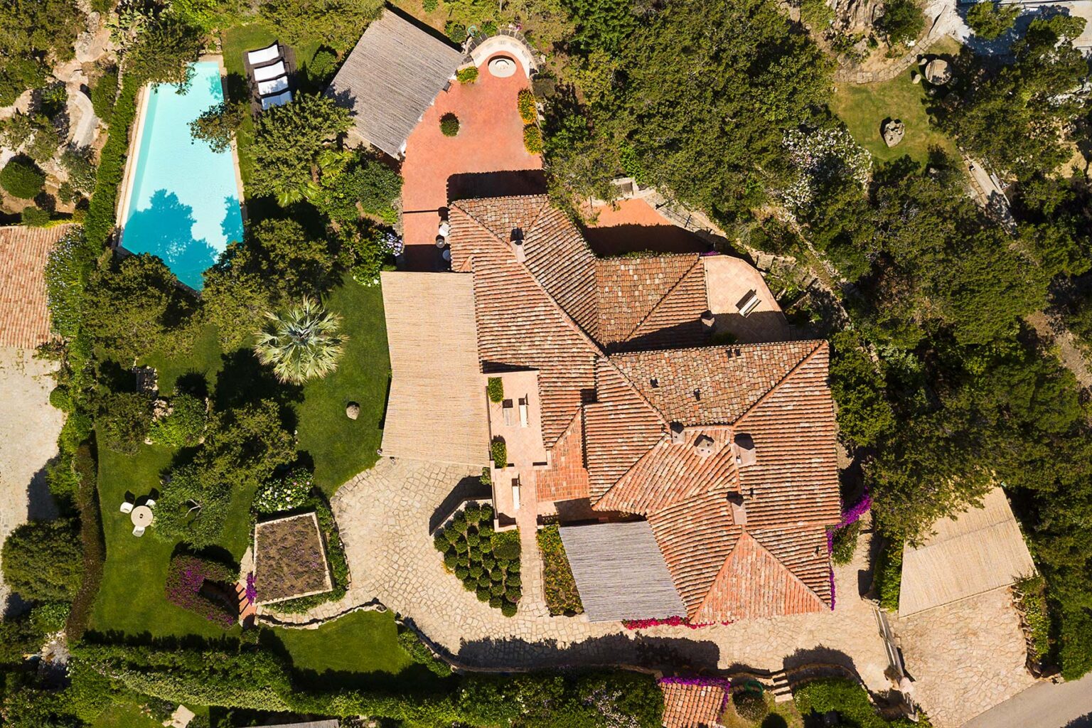 Costa Smeralda Seafront Villa| Sardinia image 2 | Only on SopranoVillas