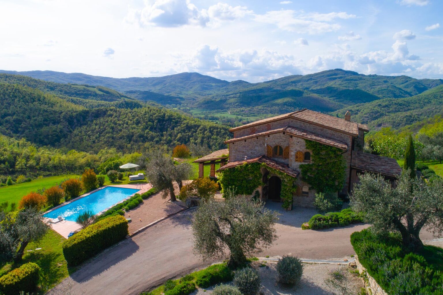 House of Olives | Umbria image 2 | Only on SopranoVillas