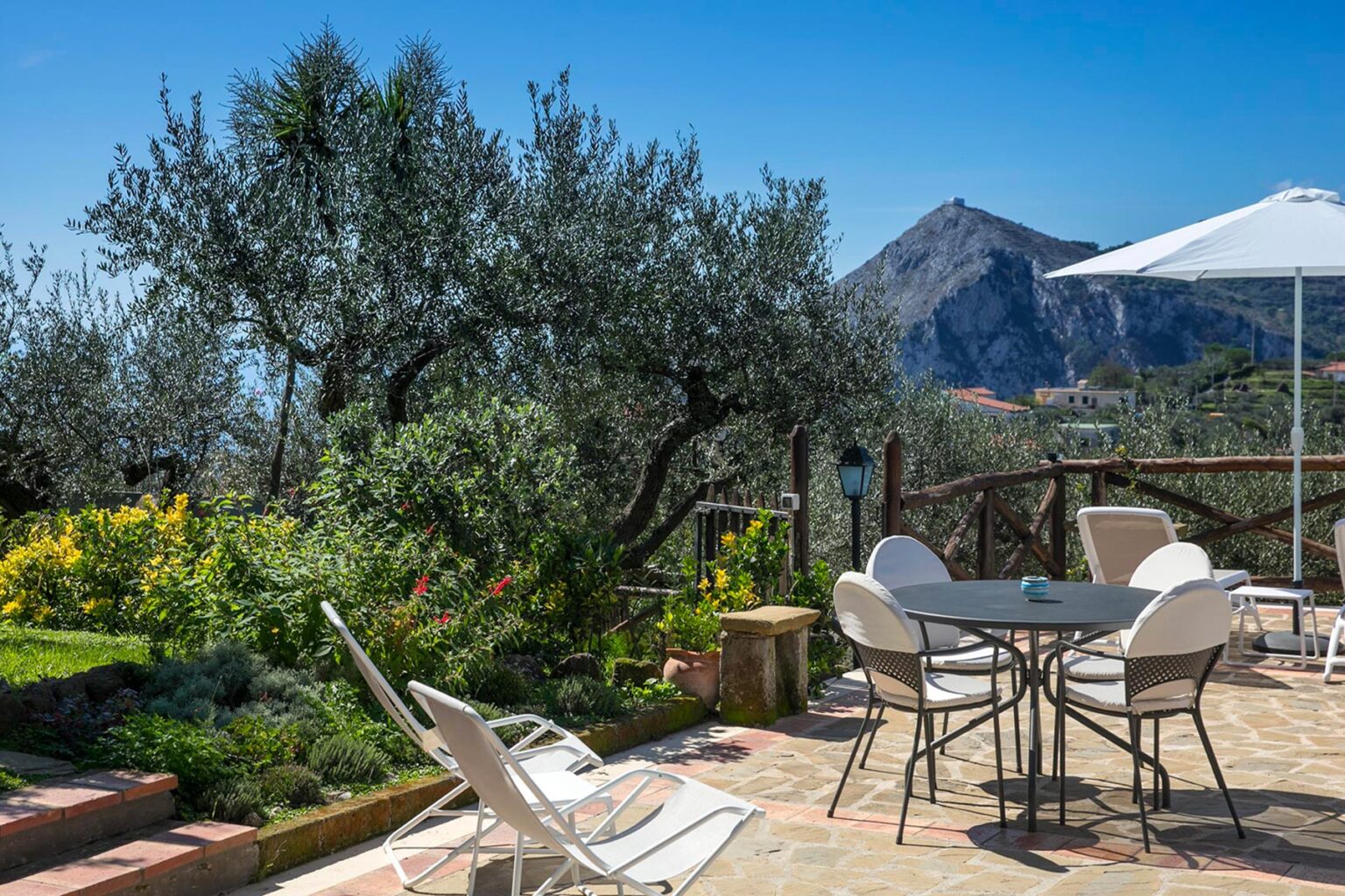 Sorrento Large Villa | Amalfi Coast image 16 | Only on SopranoVillas