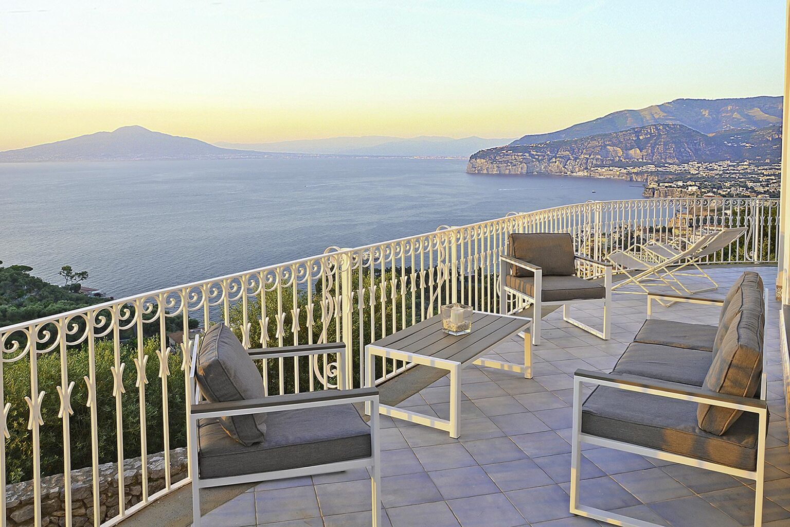Sorrento Seaview Luxury Villa | Amalfi Coast image 11 | Only on SopranoVillas