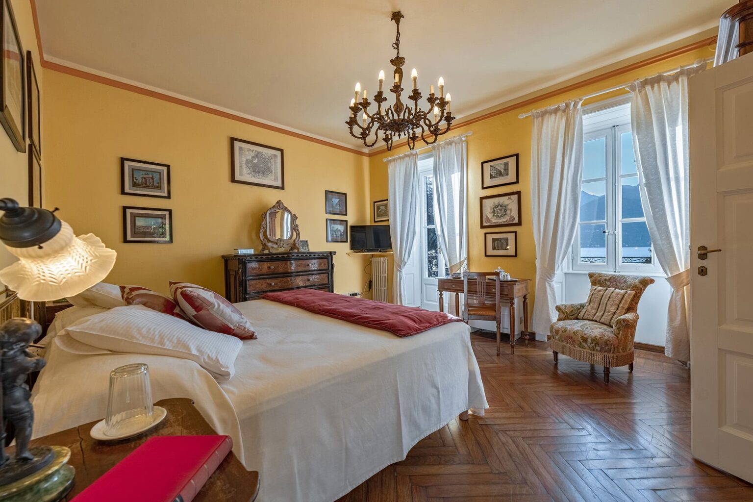 San Siro Prestigious Mansion | Lake Como image 32 | Only on SopranoVillas