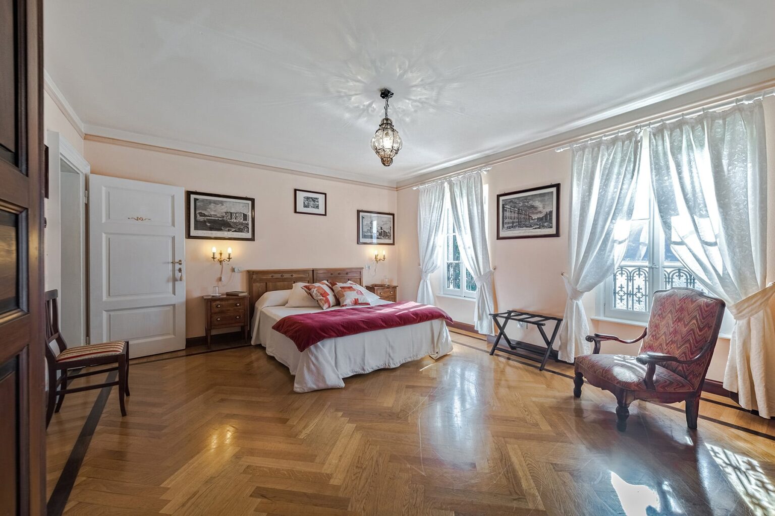 San Siro Prestigious Mansion | Lake Como image 42 | Only on SopranoVillas
