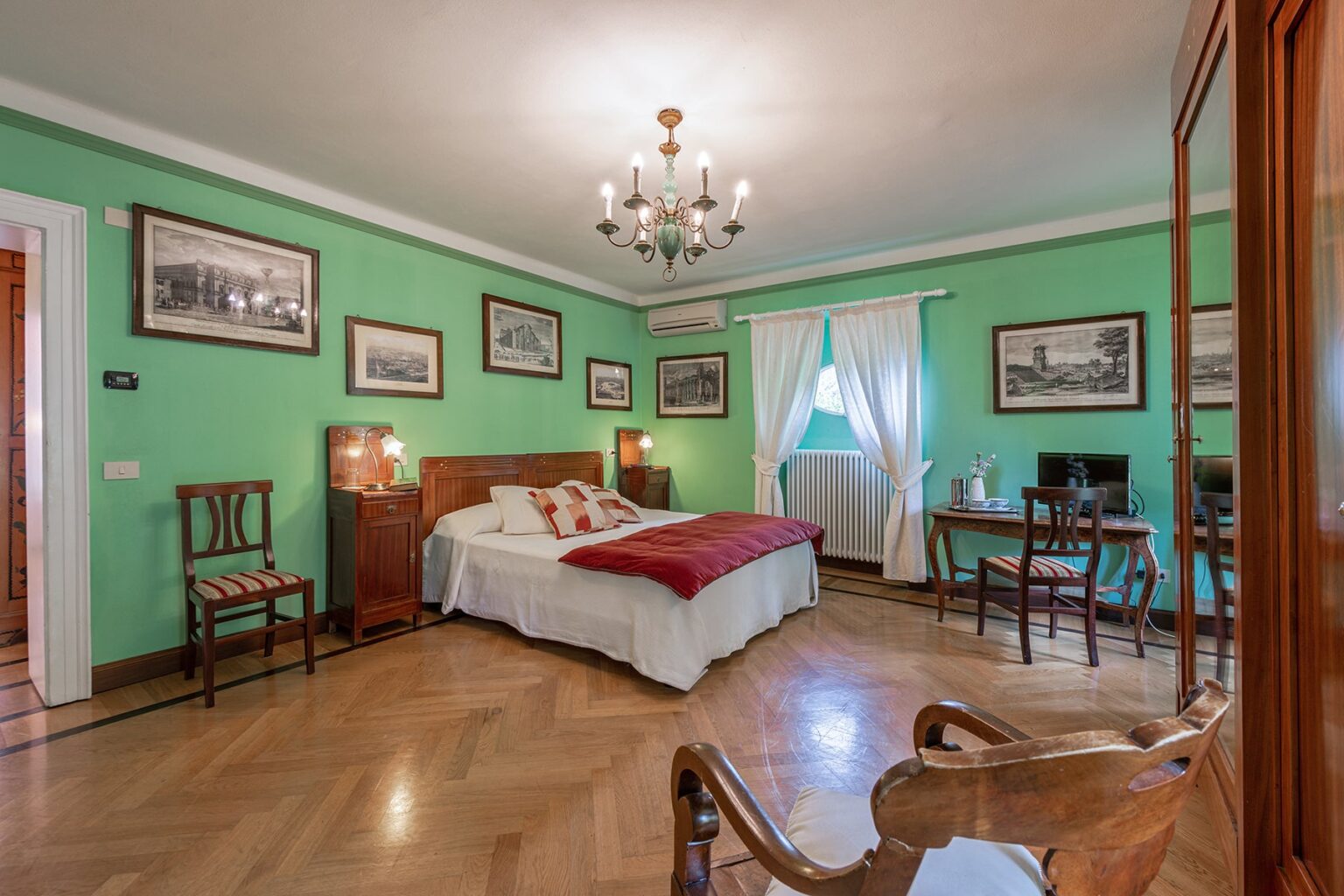 San Siro Prestigious Mansion | Lake Como image 14 | Only on SopranoVillas
