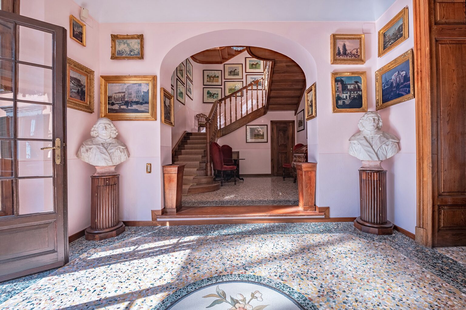 San Siro Prestigious Mansion | Lake Como image 6 | Only on SopranoVillas