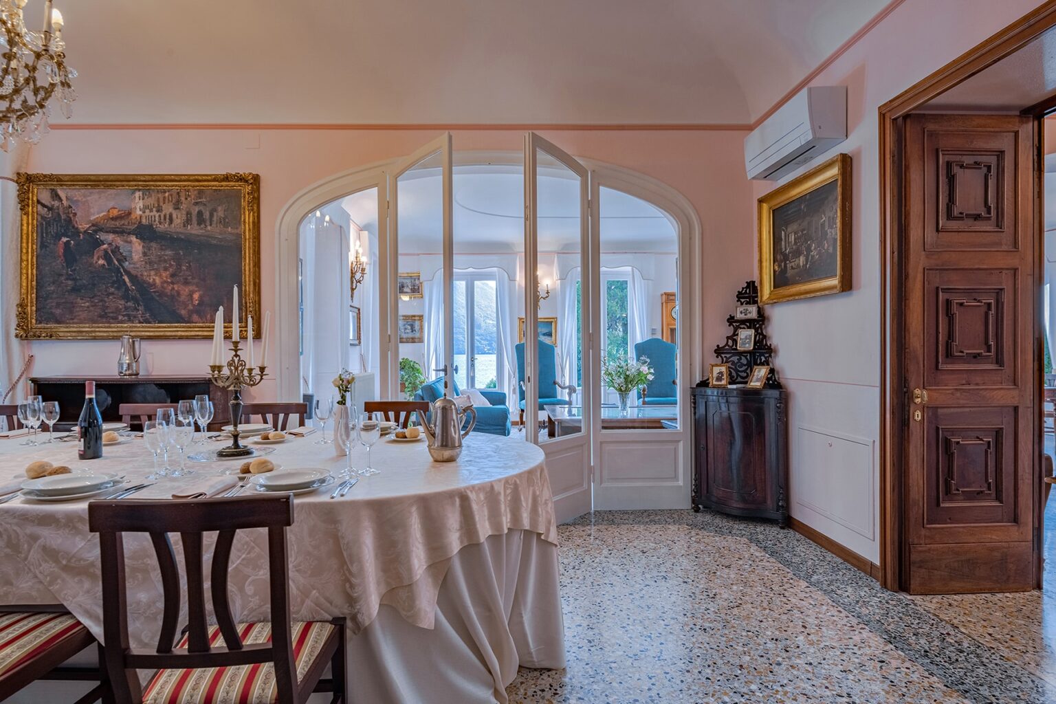 San Siro Prestigious Mansion | Lake Como image 26 | Only on SopranoVillas