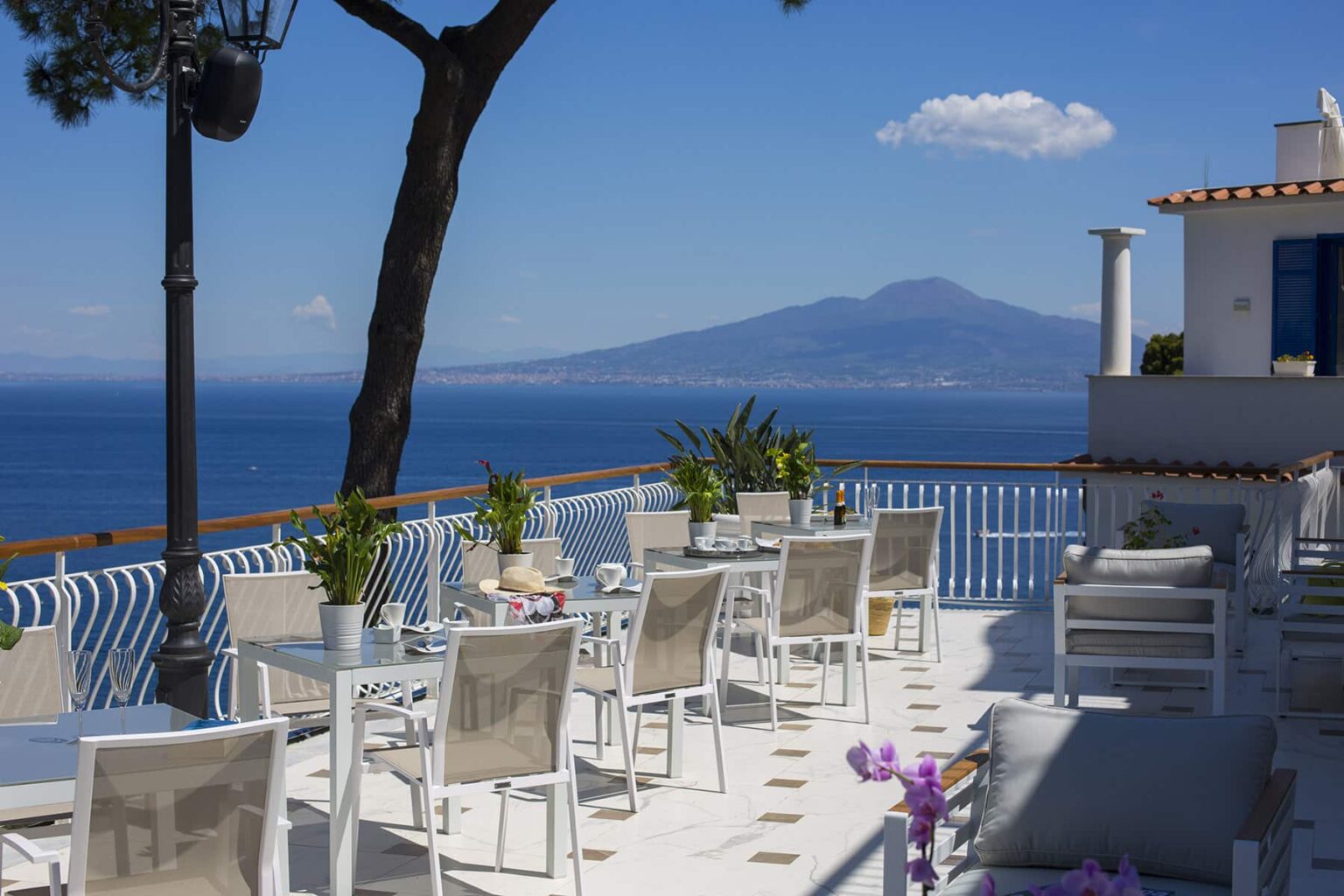 Sorrento Seafront Villa | Amalfi Coast image 34 | Only on SopranoVillas
