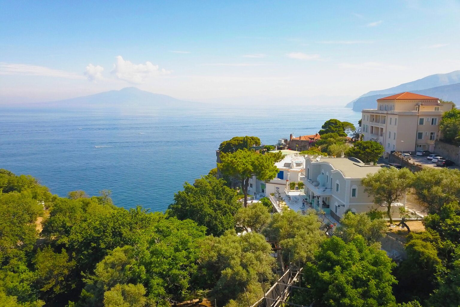 Sorrento-luxury-mdern-villa | Only on SopranoVillas