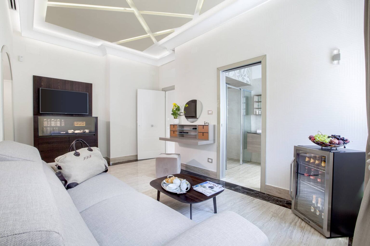Sorrento Seafront Villa | Amalfi Coast image 21 | Only on SopranoVillas
