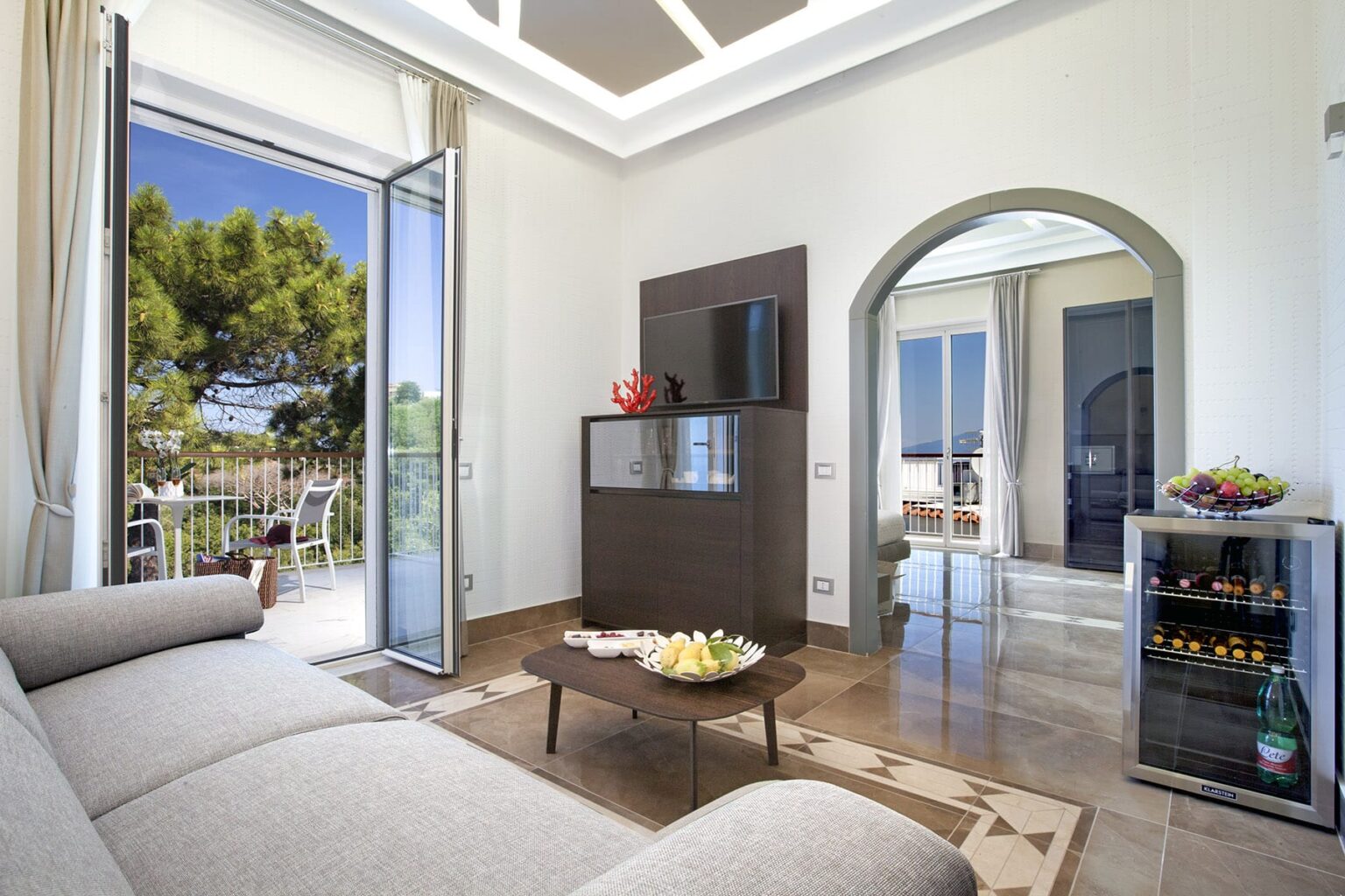 Sorrento Seafront Villa | Amalfi Coast image 22 | Only on SopranoVillas