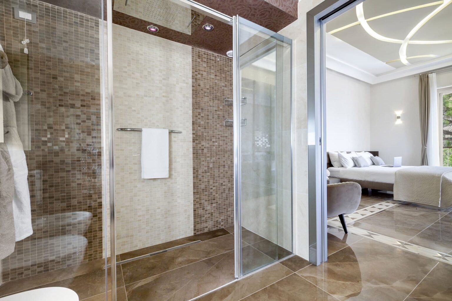 Sorrento Seafront Villa | Amalfi Coast image 17 | Only on SopranoVillas