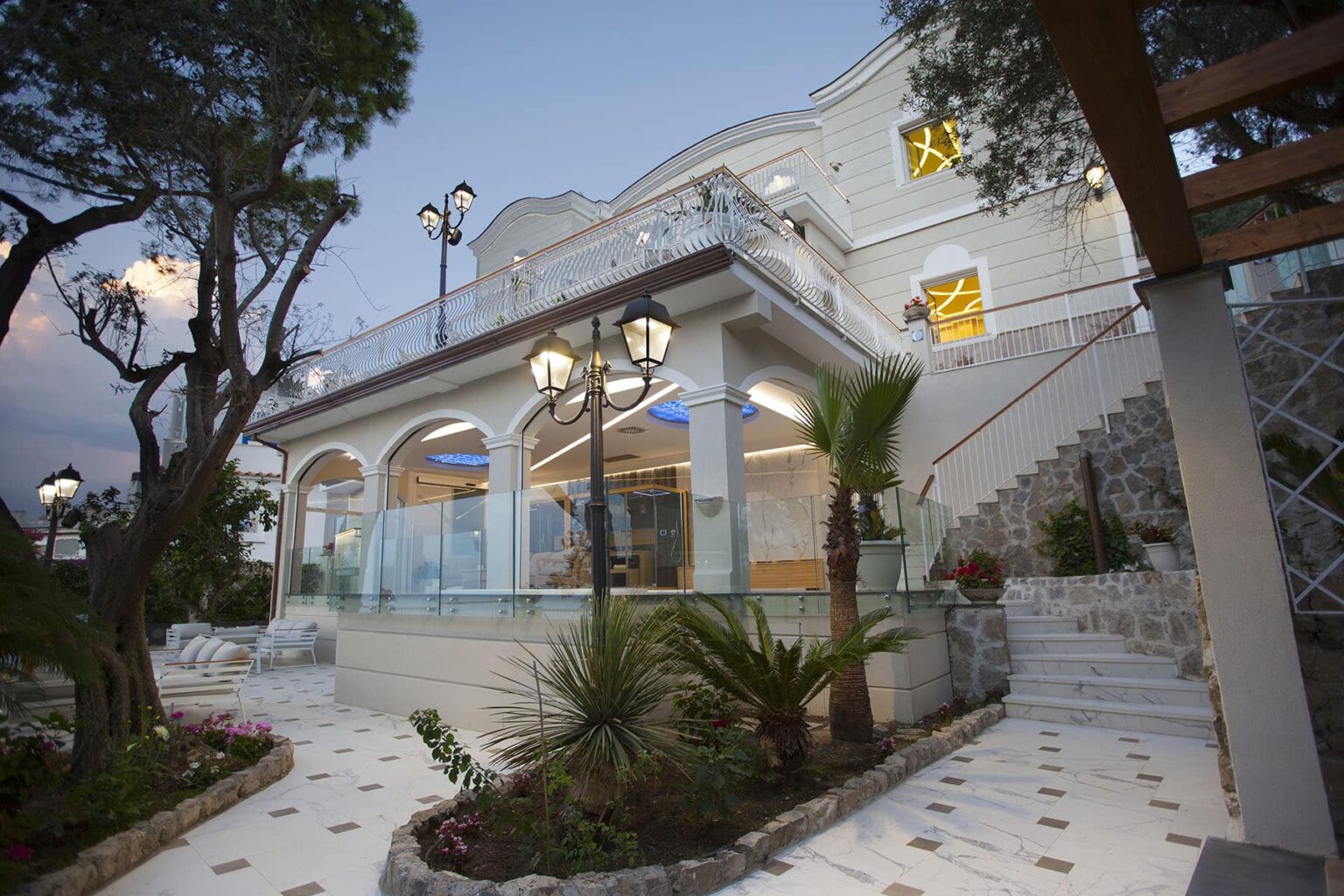 Sorrento Seafront Villa | Amalfi Coast image 36 | Only on SopranoVillas