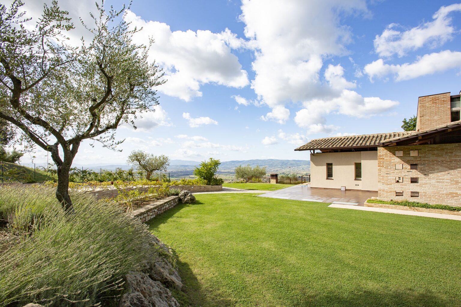 Assisi Design Villa | Umbria image 39 | Only on SopranoVillas