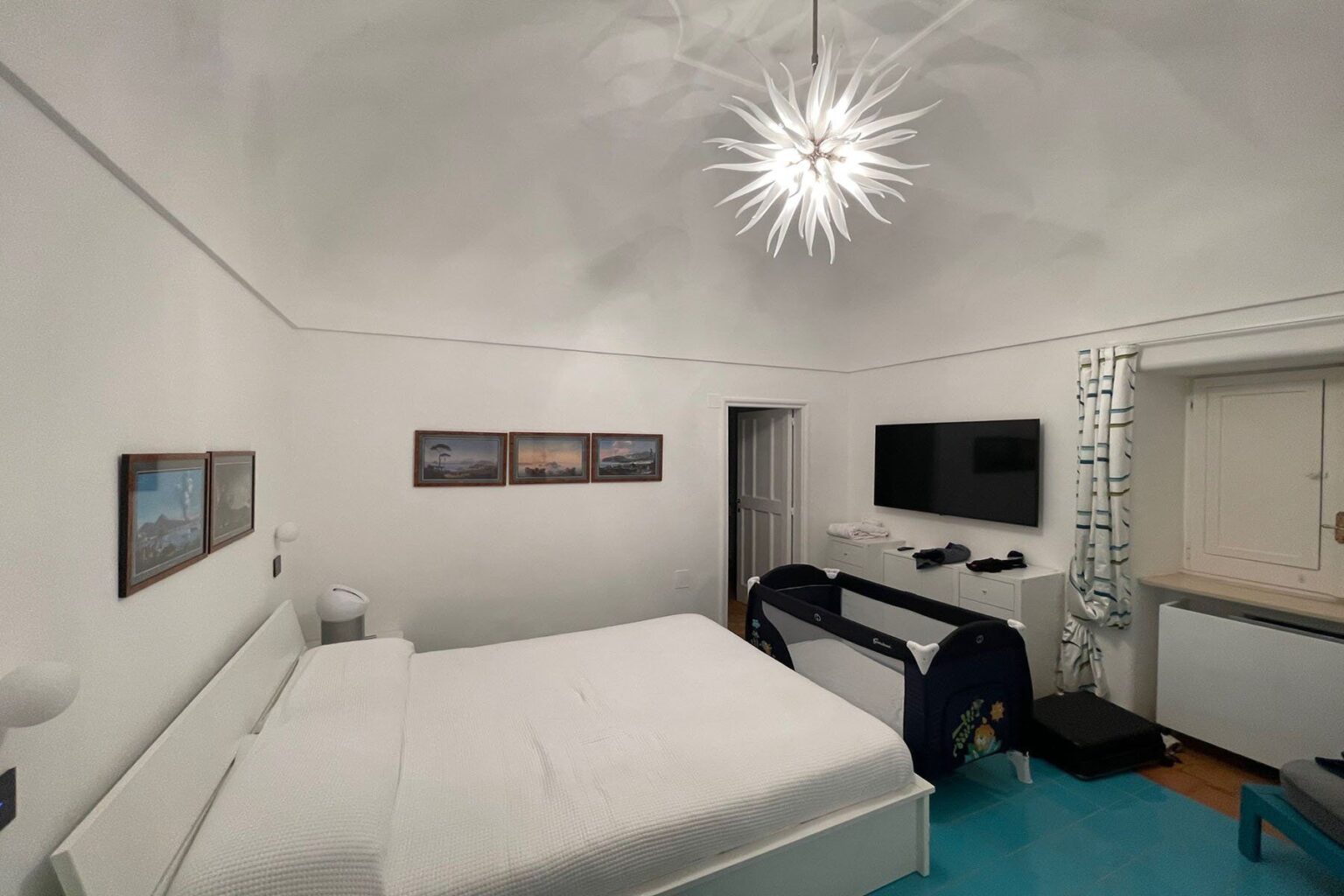 Capri Swimming Pool Villa | Amalfi Coast image 10 | Only on SopranoVillas