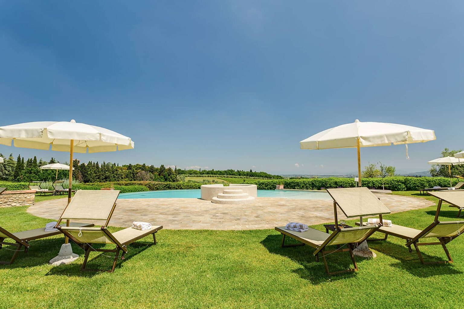 Chianti Villa with Spa | Tuscany image 4 | Only on SopranoVillas